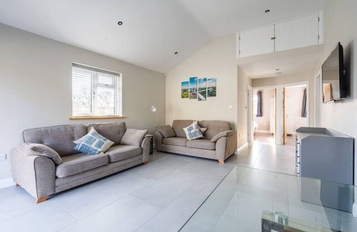 Cleeve House | The Oak View:Haven Retreat Bristol in Countryside