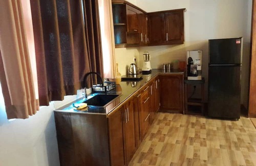 Naula House | A cozy bungalow on a mountain with a majestic view!