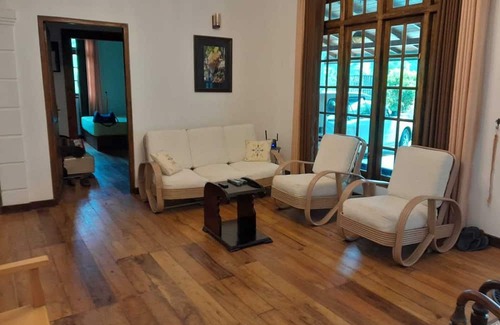 Naula House | A cozy bungalow on a mountain with a majestic view!