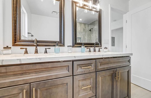 Olde Carlsbad House | Beautiful, modern 3-bedroom beach house 🏝 w/ large yard!