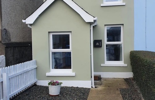 Castlerock House | New to 2024 Cosy Beach Home