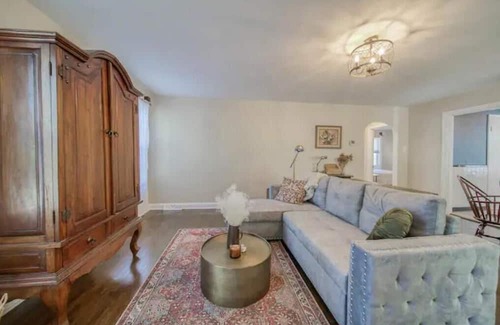 Rolla Cottage | Cozy two bed cottage near park, S&T & Fort Wood