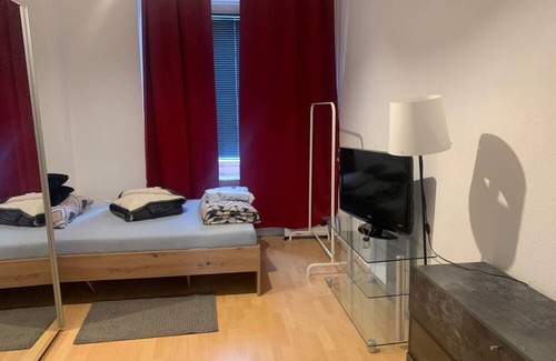 Huttrop Apartment | Möblierte 70qm Wohnung Balkon+waschm Essen- Huttrop