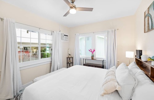 McCully - Moiliili House | Charming 4BR/2BA Hawaii House - Ideal for Families, Close to Attractions