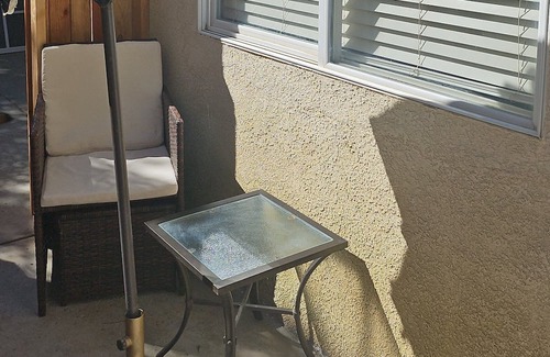 Greenacres Apartment | LOCATION!! Few minutes away River Park and shopping center