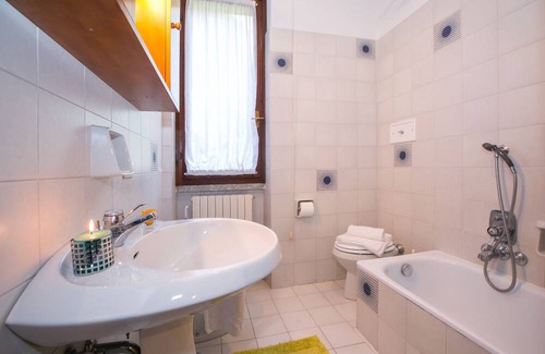 Sala Comacina Apartment | Vacation apartment/apartment for 3 guests with 75m² in Sala Comacina (120898)