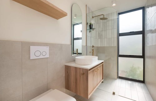 Salt Rock Apartment | Zululami Luxury 3-Bed Home - PVT Garden - Sea View