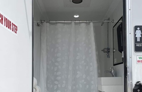 Sandusky Boat Rental | Lux Houseboat #3 at SoLSTAY