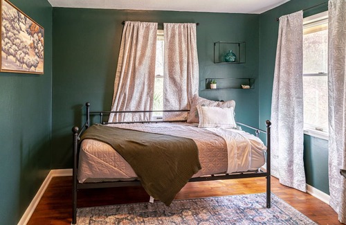 Bella Vista House | Cozy 3-bedroom house in awesome Bentonville with AC, WiFi