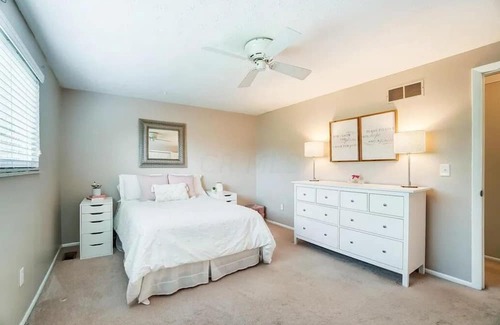 Powell House | Family & Friends, 5BR 3BA Home Near Zoo , 10 min to OSU Downtown