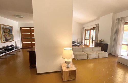 Pietrauta Villa | Centrally located villa in lush grounds and gardens with exclusive pool.