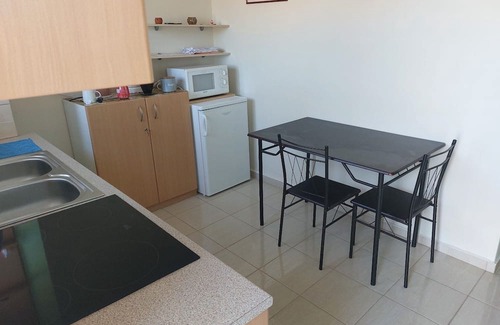 Iria Apartment | Apartment 50 meters from Iria beach