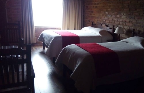 Aquitania Hotel | Hotel Refugio Pozo Azul