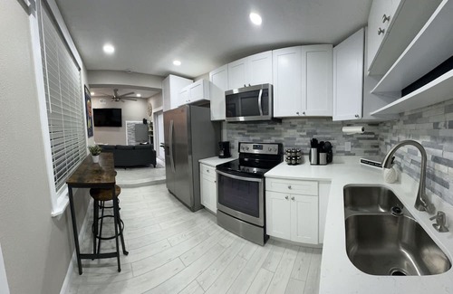 Pine Hills House | Remodeled 3br 1b Orlando FL home. Near Main events and attractions within 20min