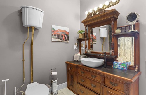 Washington House | Private Room w/ Shared Bath