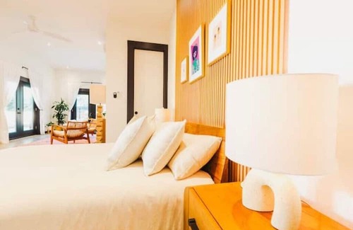 Lockhart House | New! Little Lockhart Oasis with Sauna & Cowboy Pool