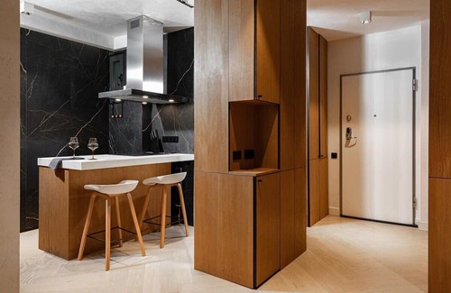 Bucharest City-Centre Apartment | Qult Peaky Blinders