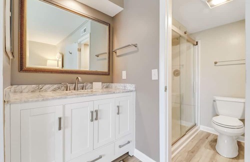 Hilton Head House | Newly Updated! Heated Pool! Close to Coligny!