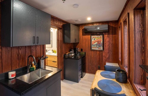 Brevard Cottage | Glamping in Brevard - Hellbender Treehouse