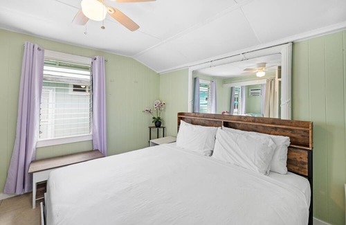 McCully - Moiliili House | Cozy 1BR/1BA Hawaiian Hideaway - Ideal for Couples, Near Top Attractions