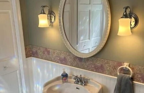 Croswell House | 4BR/2BA Farmhouse Sleeps 8, Pet Friendly!