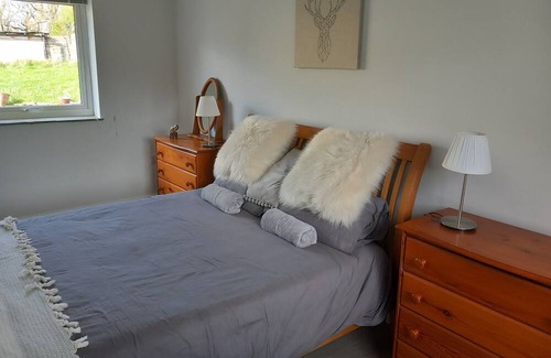 Ruardean House | The Bunglalow, modern, Spacious, nestled in the heart of Forest of Dean