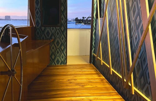 Downtown Miami Boat Rental | Luxury 150 ppl Party Yacht