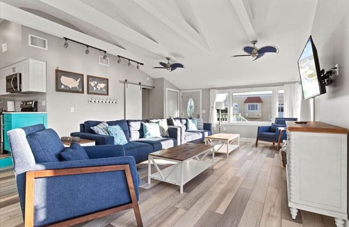 Holmes Beach House | Large Rental! Spa, Pool, Tiki Bar, Ocean Views.