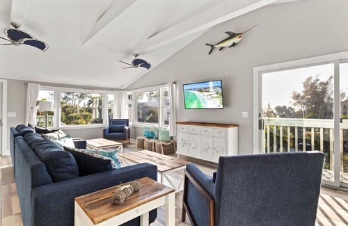 Holmes Beach House | Large Rental! Spa, Pool, Tiki Bar, Ocean Views.