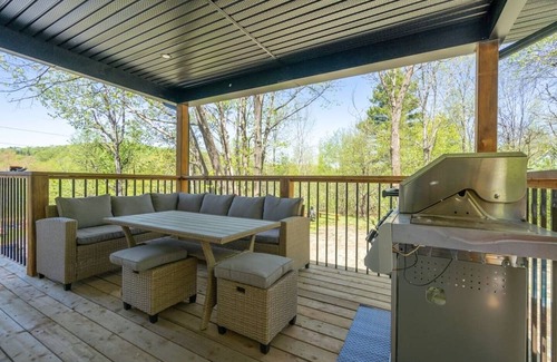 Stanstead Township House | Verdē-Magog-SPA-10 personnes-Accès au lac