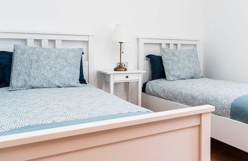 La Oliva House | Vacation Home 'The Bubble' with Sea View, Shared Pool and Wi-Fi