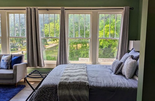 Davenport House | ~Eclectic~Modern Davenport Suite