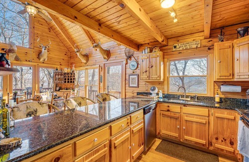 Burnsville Cabin | Burnsville Cabin - Deck, Fire Pit & Mountain Views