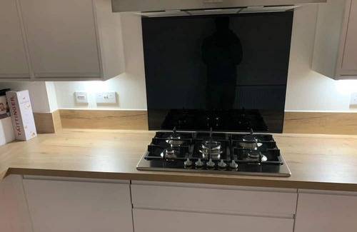 South Ockendon House | Brand New Entire 4 Bed House/Multiple Parking