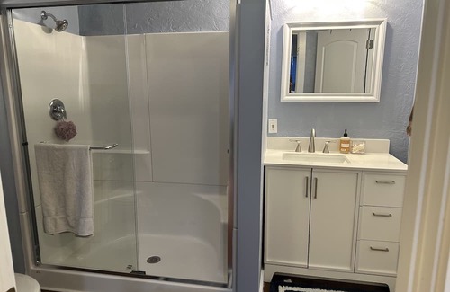 Creswell Apartment | Private apartment 25 minutes from Hayward Field and the University of Oregon!