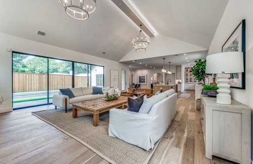Northwest Dallas House | North Dallas fun accepting 2 weeks or longer