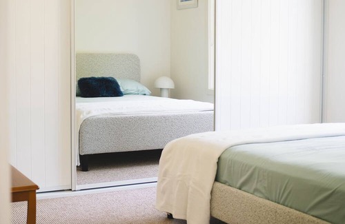 Lake Macquarie City Council Cottage | Welcome to Blue Bungalow, a 2 bedroom cottage with waterfront access.