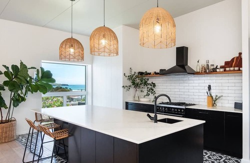 Emerald Beach House | Emerald Views 3- Jaw dropping ocean and island views , 200m to beach