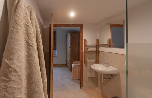 Aiguaviva Cottage | Masia Catalana, ¡ideal Para una Escapada con Amigos y Família!