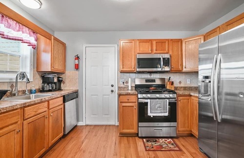 Tobyhanna House | LaCasa w/private pool, jacuzzi, game room and playground