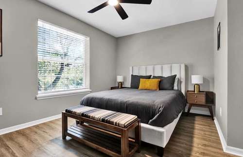 Colonialtown South House | Chic 2BR Escape: Prime Locale & Stylish Amenities