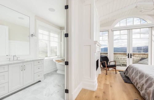 Southwest Mission House | This house is a 3 bedroom(s), 3.5 bathrooms, located in Kelowna, BC.