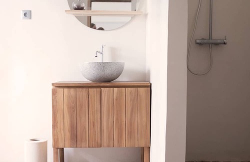 Figueira House | Welcome to Casa das Escadinhas, a charming oasis in the Algarve.