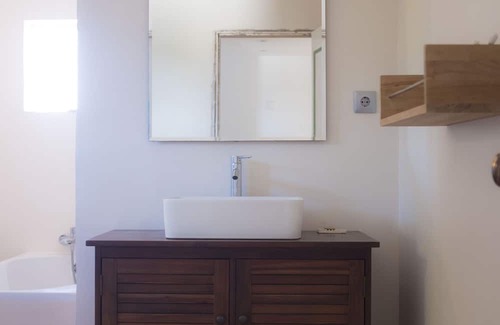 Figueira House | Welcome to Casa das Escadinhas, a charming oasis in the Algarve.
