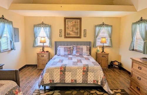 Davis Cabin | The Doll House - beautifully decorated cabin for up to four guests