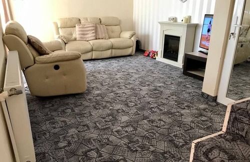 Sector 2 House | Beautiful 2 Bed Yellow House in Bucharest