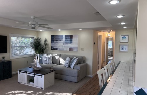 Naples Park House | Naples Park Cottage: Near the beach and Pet Friendly