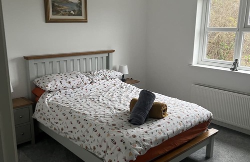 Ballycastle House | Fairhill Cottage, 3 minutes drive to the beach.