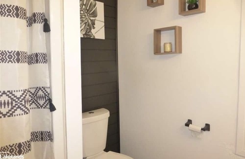 Owen Sound House | SecondAveOasis - With pool! : Also ask about our returning guest discount!