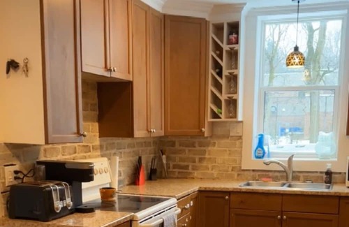 Owen Sound House | SecondAveOasis - With pool! : Also ask about our returning guest discount!